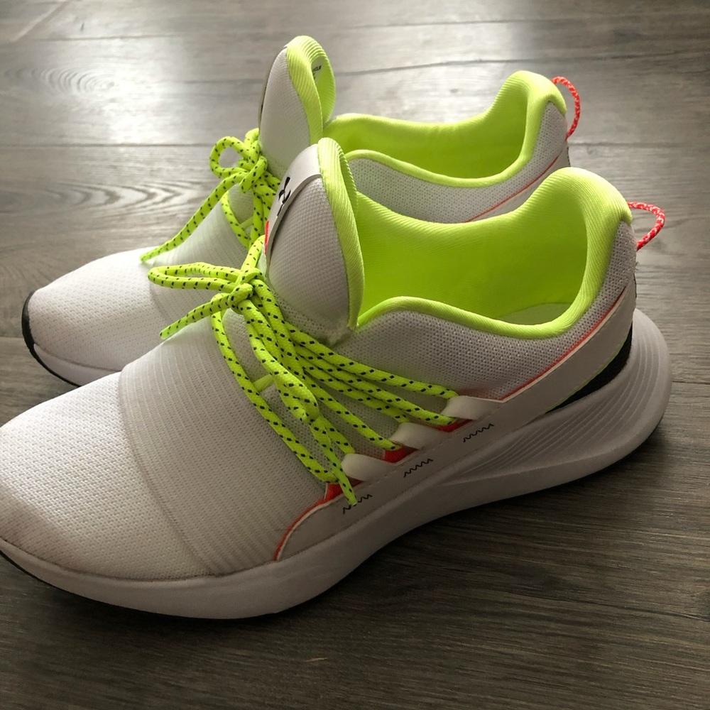 Women’s Under Armour shoes